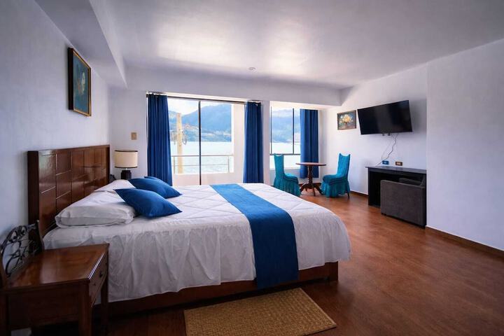 Room 2 of 16