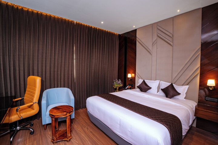 Room 30 of 74