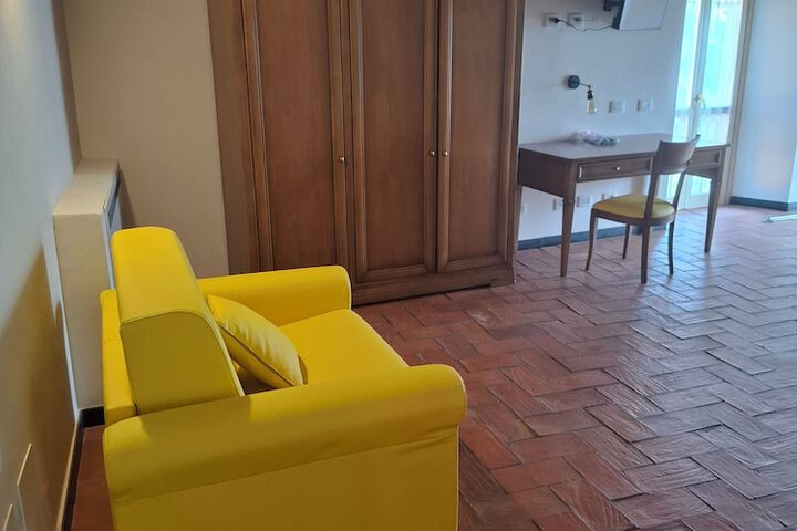Room 16 of 84