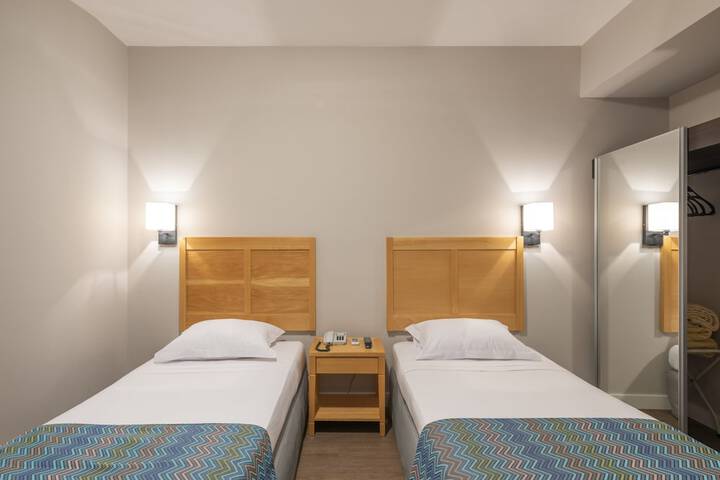 Room 12 of 45