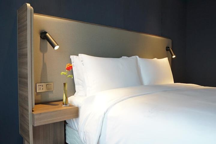 Photo of Holiday Inn Express Shenzhen Dongmen by IHG