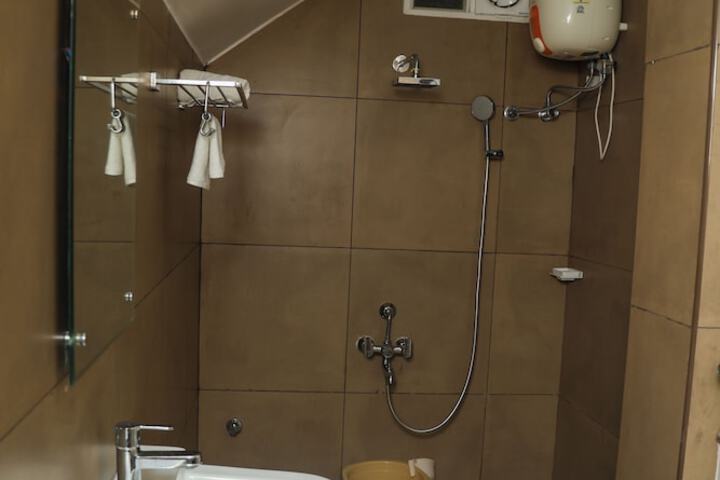 Room 54 of 65