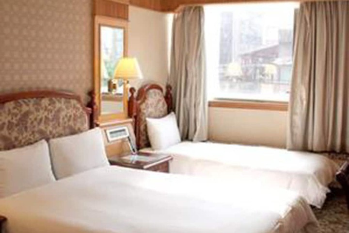 Room 15 of 26