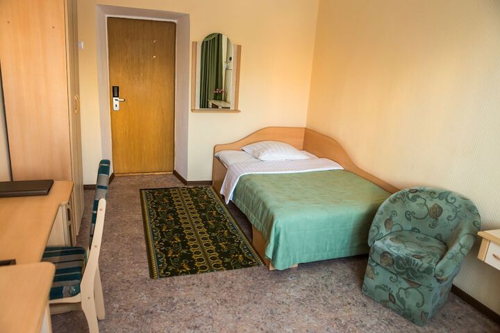 Room 12 of 48
