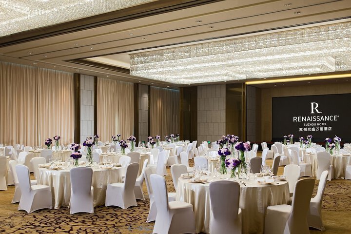 Ballroom/Hall 66 of 92