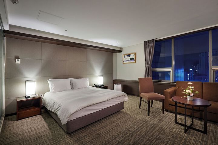 Room 25 of 61