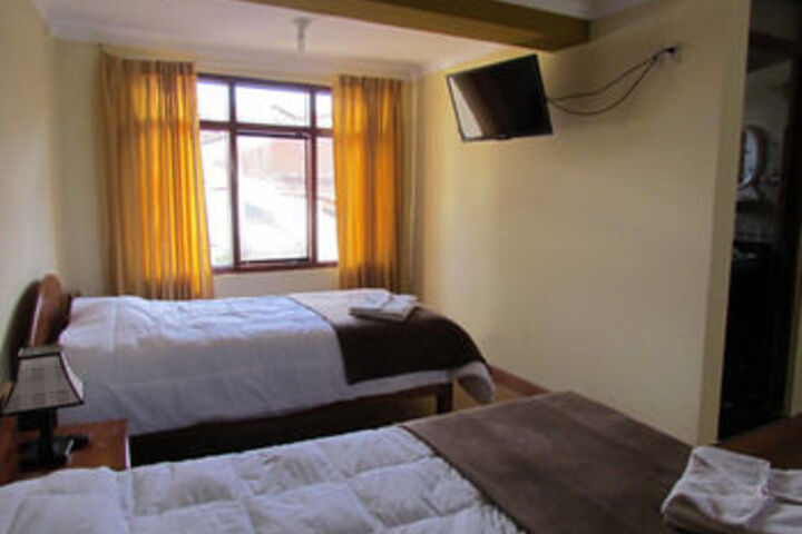 Room 9 of 34