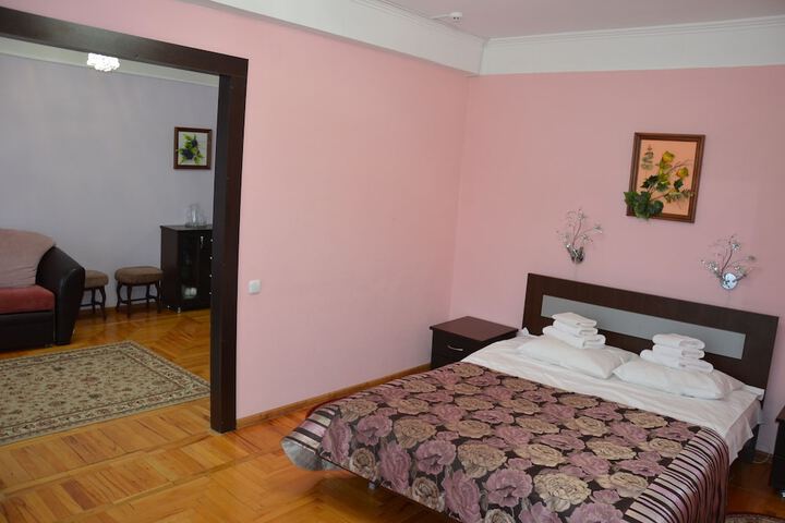 Room 5 of 63
