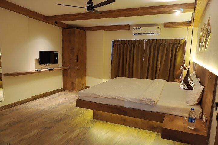 Room 15 of 111