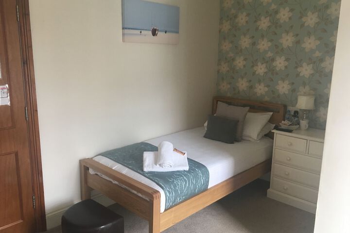 Room 2 of 25