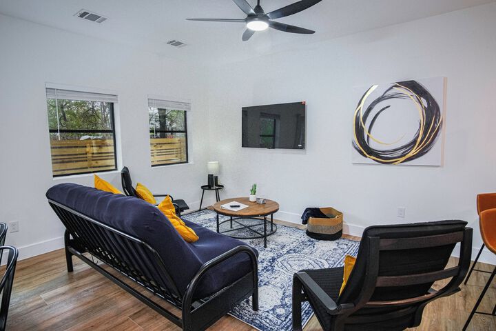 Room 21 of 34
