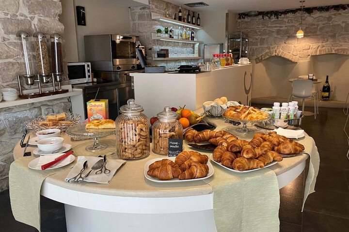 Breakfast/Coffee Service 41 of 54