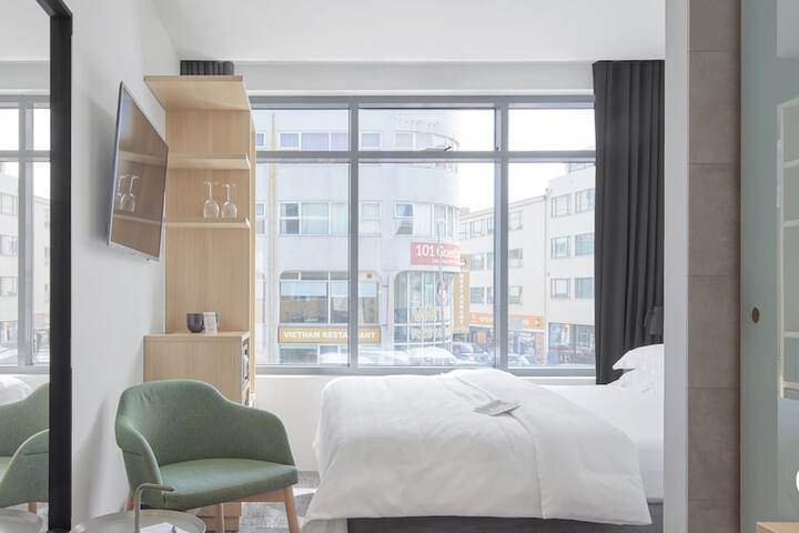 Room 8 of 39