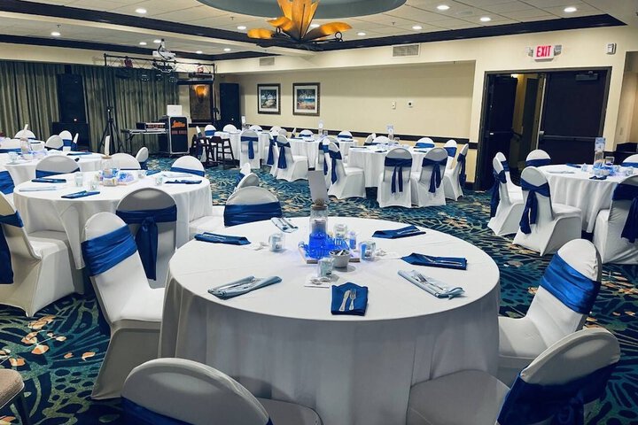 Ballroom/Hall 20 of 25