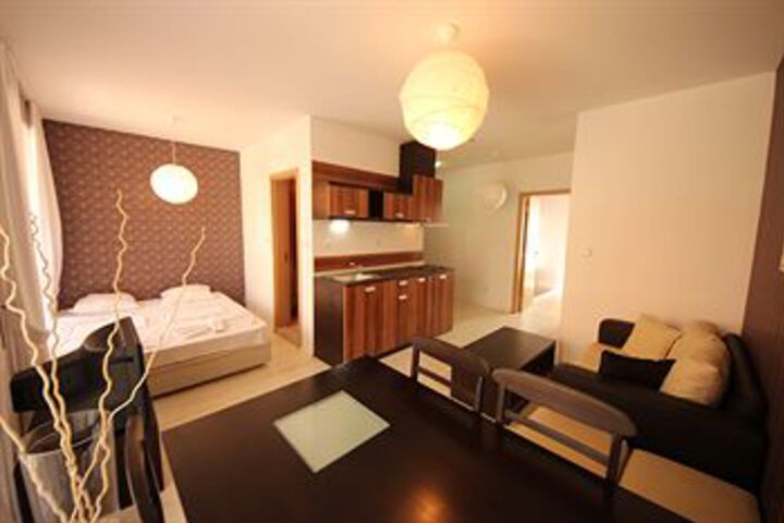 Room 103 of 153
