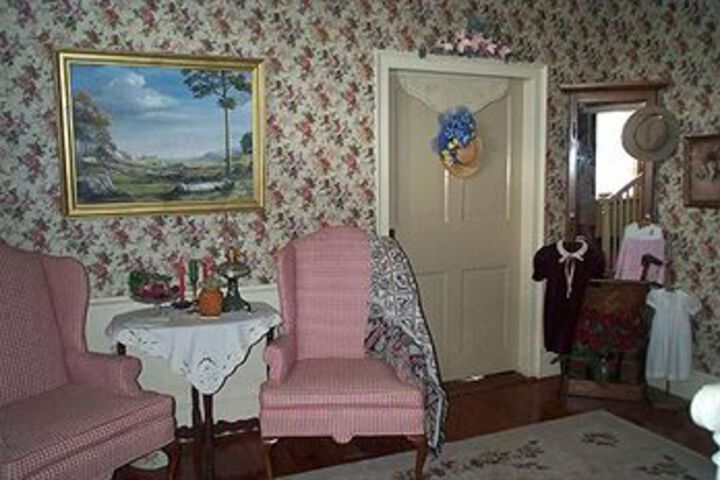 Room 18 of 28