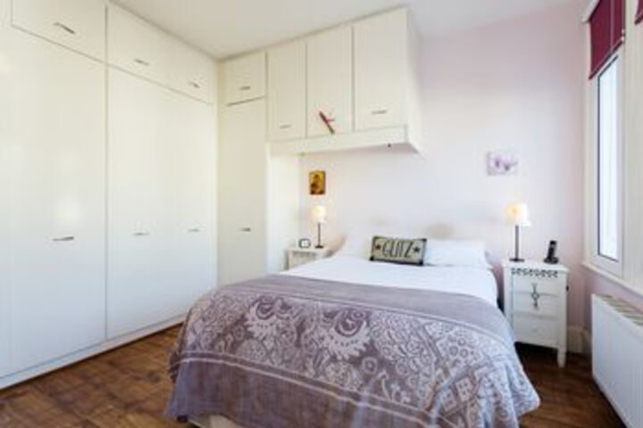 Room 7 of 18