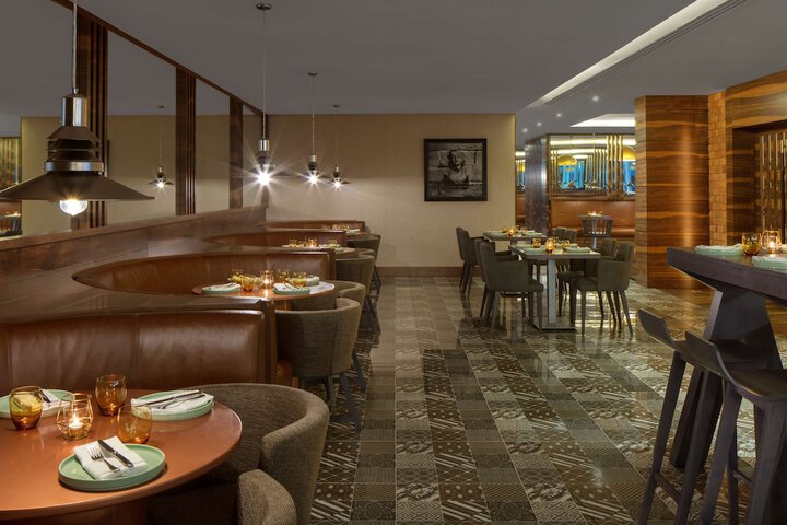 Dining 136 of 277