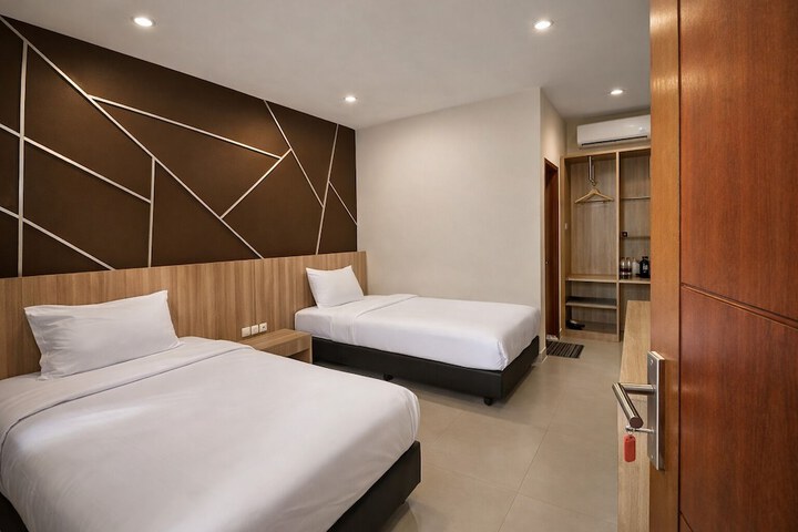Room 5 of 31