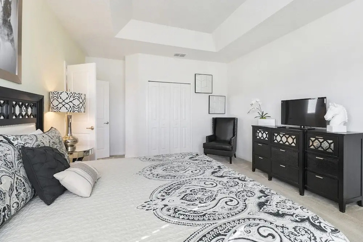 Room 5 of 20
