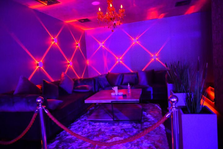 Lounge 50 of 57
