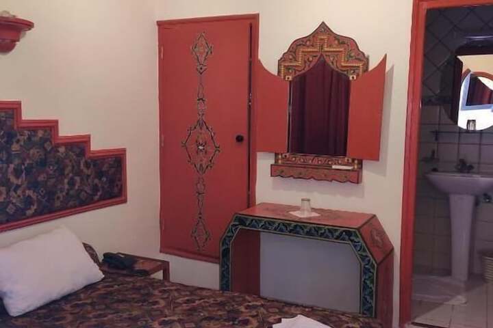 Room 29 of 98