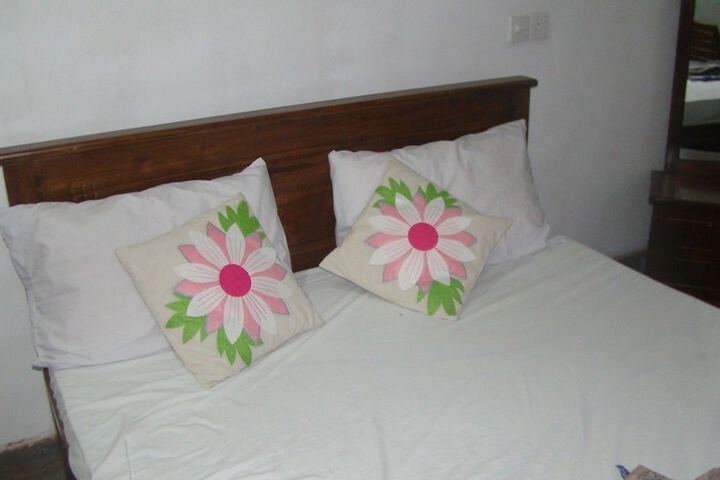 Room 5 of 27