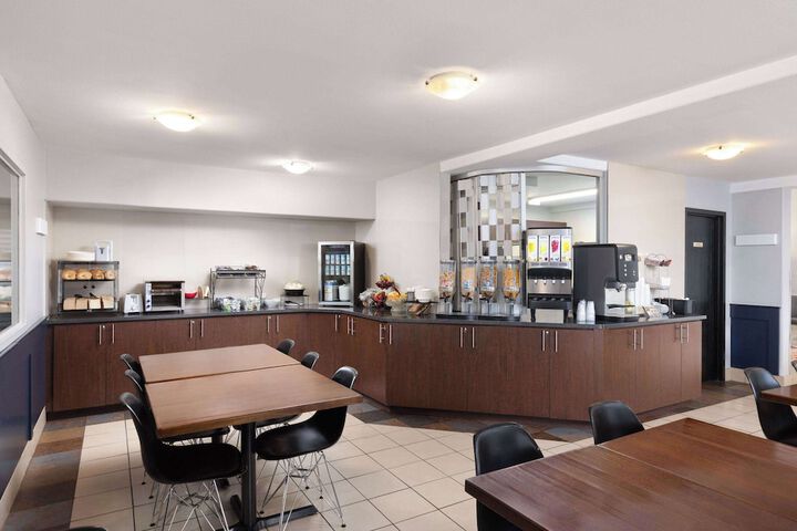 Breakfast/Coffee Service 54 of 60