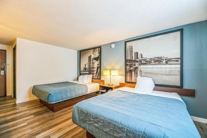 Standard Double Room (3 of 10)