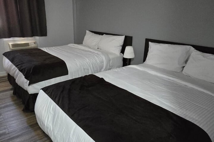 Room 3 of 8