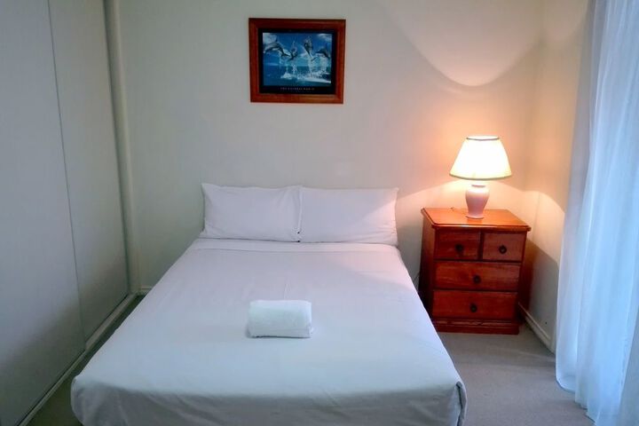 Room 11 of 38