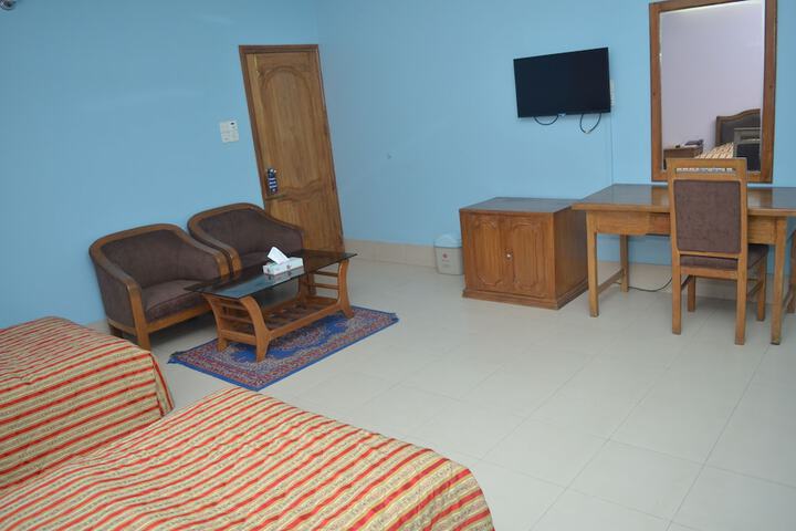 Room 12 of 38