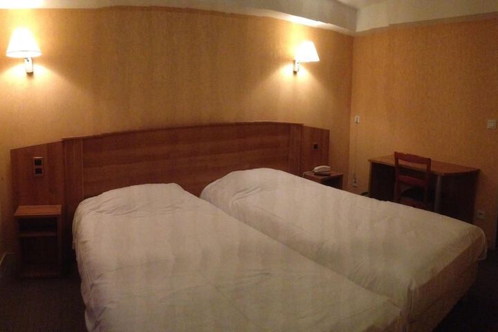 Room 19 of 40