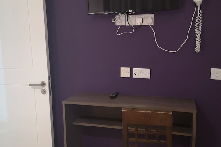 Room 7 of 110