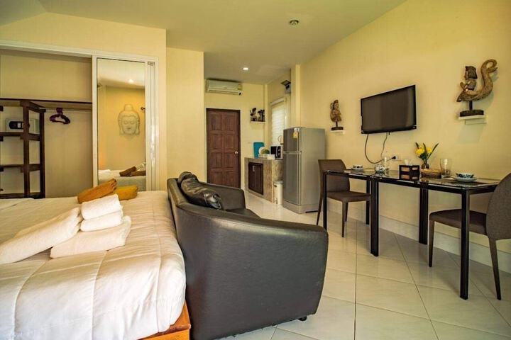 Room 15 of 33
