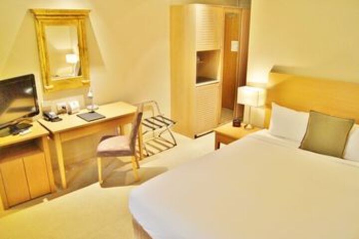 Room 3 of 39