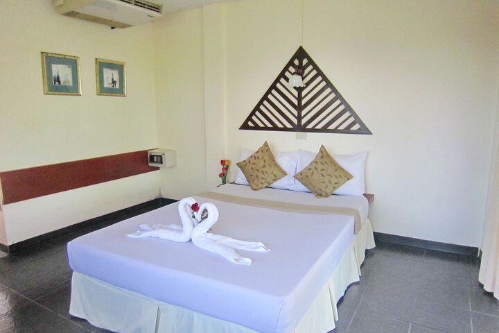 Room 6 of 23