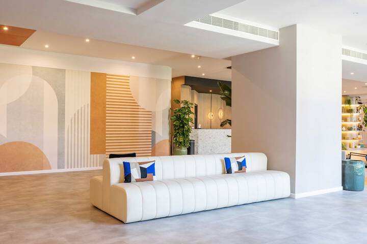 Guest Lobby