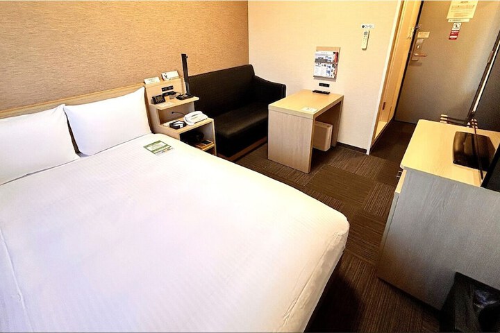 Room 9 of 36
