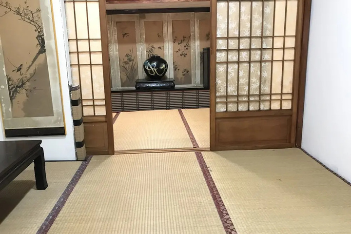 Room 3 of 12