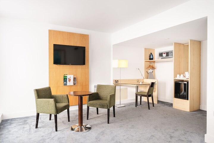 Room 26 of 115