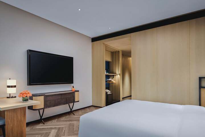 Room 27 of 118