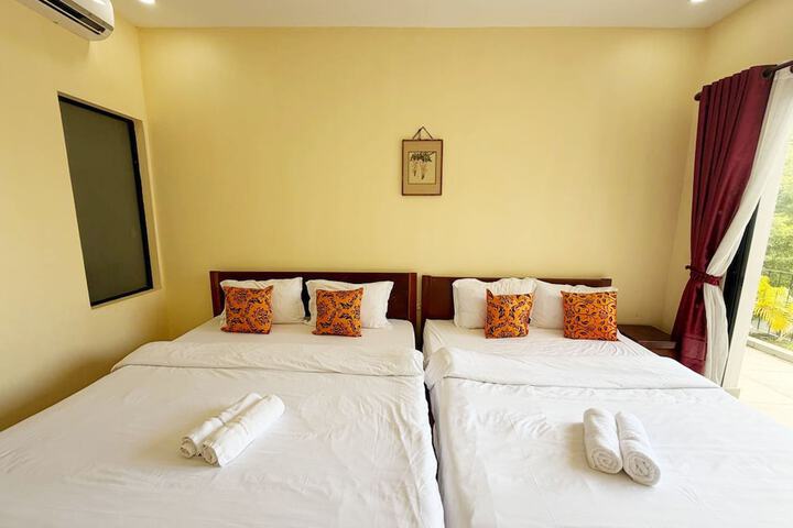 Room 9 of 14
