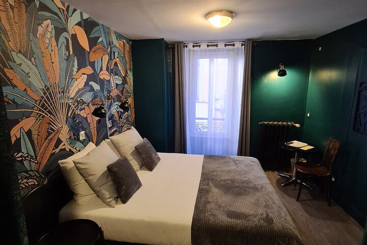 Room 15 of 28