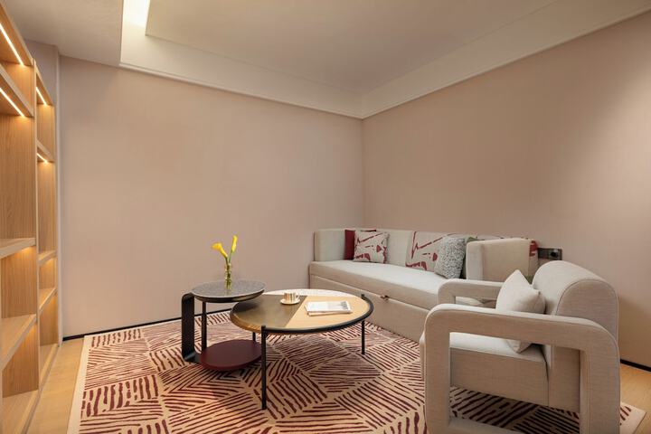 Room 25 of 53