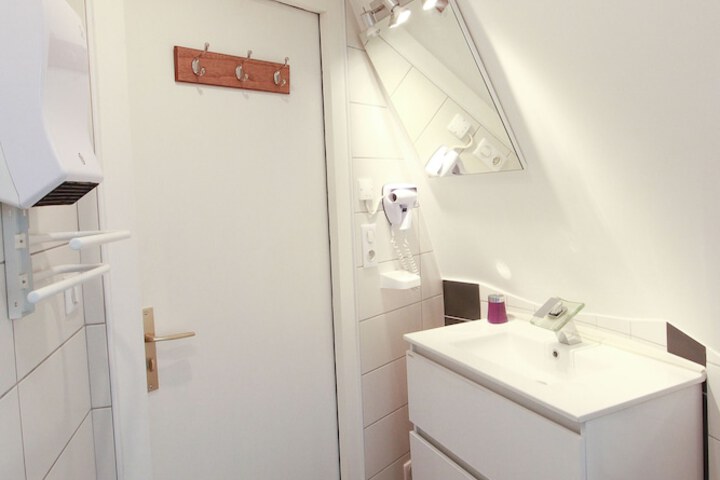 Room 37 of 52