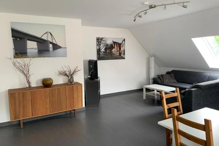 Room 2 of 11