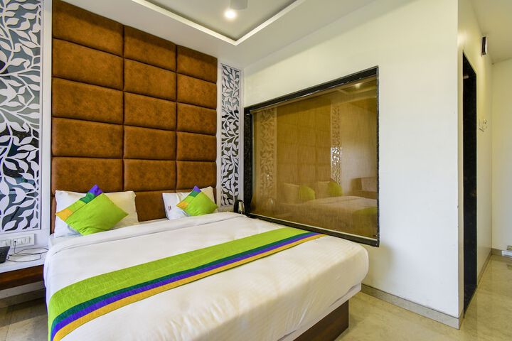 Room 37 of 52