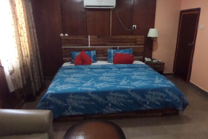 Room 22 of 33