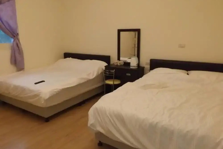 Room 2 of 12